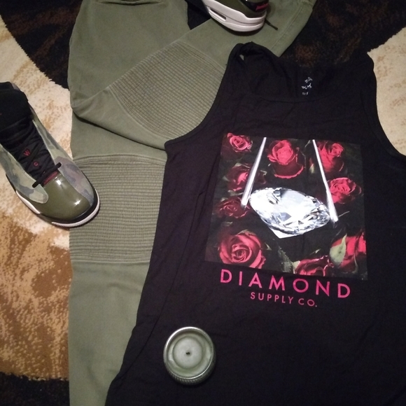 Shoes - Picture 3 of 8